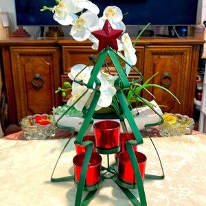 ARTISTIC CHRISTMAS TREE IN GREEN PAINTED METAL